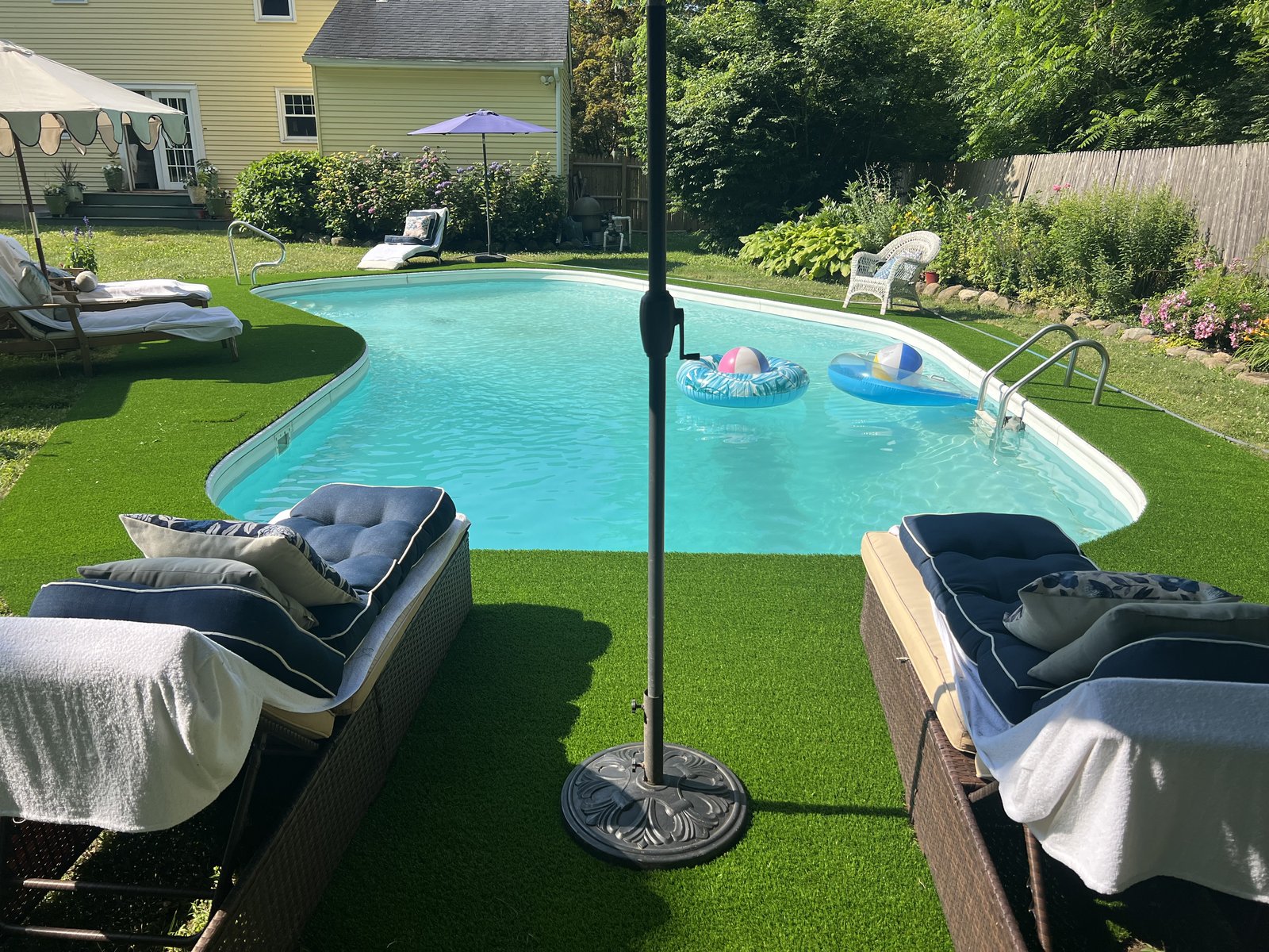 Pool deck synthetic turf