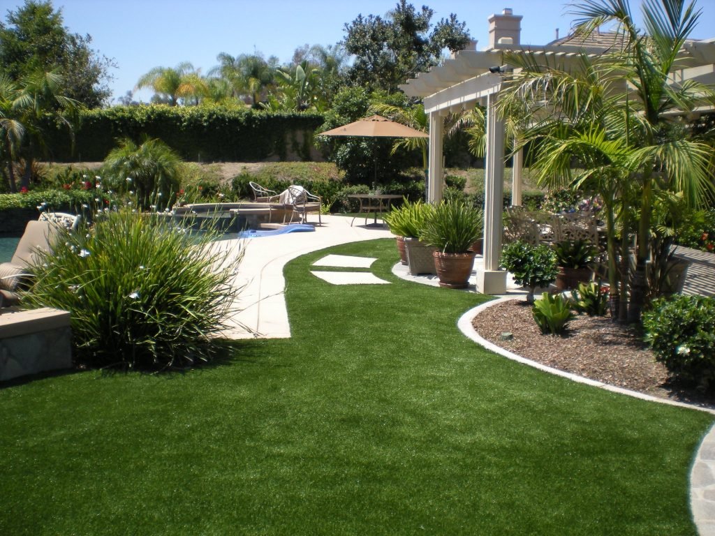 Pool deck synthetic turf