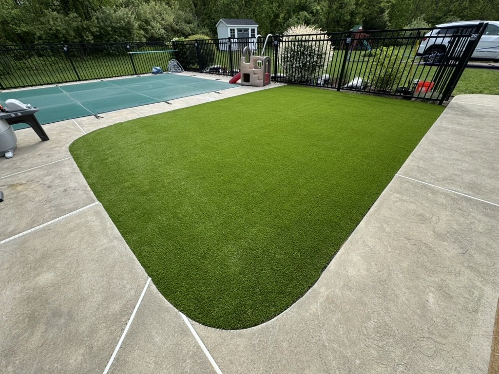 Pool deck synthetic turf